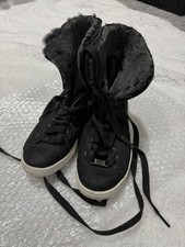 Used UGG (NWOT) Starlyn