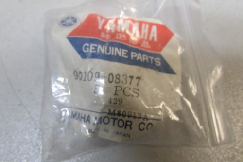 Nos yamaha rear sprocket - sprocket, bolt