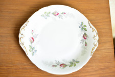 PARAGON BRIDAL ROSE CAKE