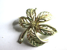 Vintage Signed Sarah Coventry Silver Tone Leaf Brooch Pin