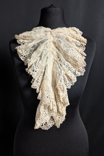 Victorian / Edwardian Antique Fashion Lace Jabot / Collar