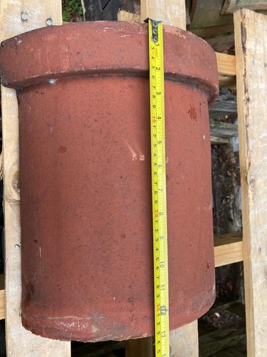 Red clay capped - half, round