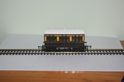 Hornby r016 coach - hornby, oo