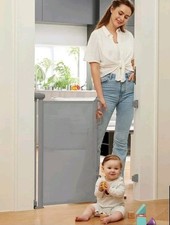 Momcozy Auto-lock Retractable Stair Gate, Safety Baby Gate Roll 140cm - Grey