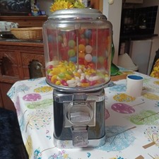 Beaver Black and Chrome Gumball Sweet Machine with Key.Takes 20p Coins VINTAGE