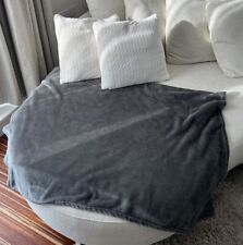 PRIMARK set of 2 Pillows and super soft Blanket throw