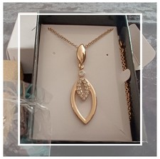Avon Callie 2 Piece Jewellery