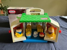 Vintage Little Tikes carry house.