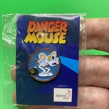 DANGER MOUSE PIN BADGE  -