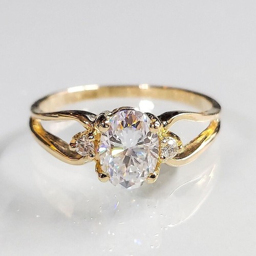 Oval cut diamond - ct,