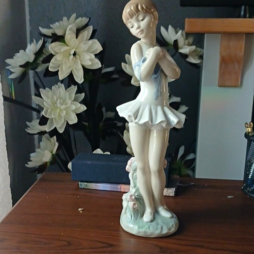 Lladro figurine - ,