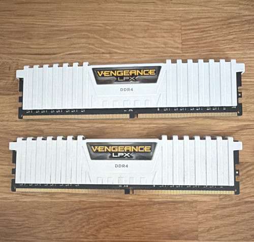 White corsair vengeance lpx - white,