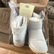 UGG Australia Classic Mini