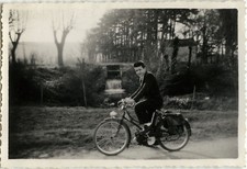 OLD PHOTO - VINTAGE SNAPSHOT -