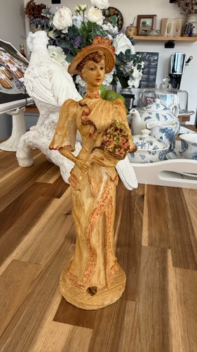 Edwardian lady figurine - lady, resin