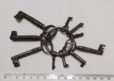 Vintage 10 Assorted Old Keys