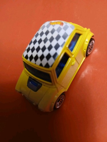 New hot wheels yellow - hot, classic
