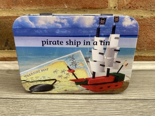 Toy pirate ship in tin - d,