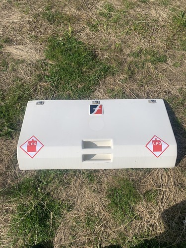 Fleetwood front gas locker - front,