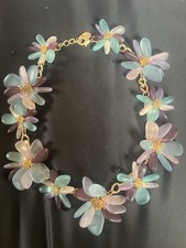 Zara women’s flower statement necklace great condition