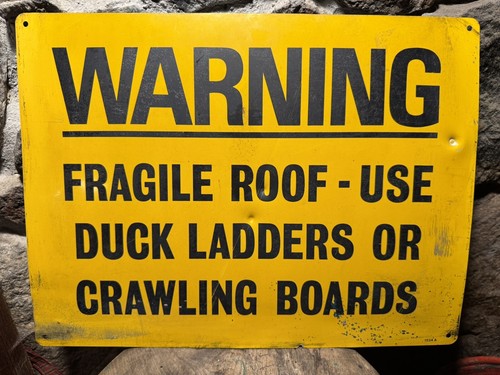 Vintage tin warning fragile