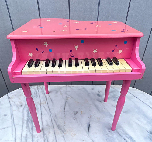 Pink toy piano - pink,