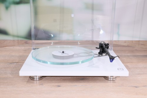 Rega turntable excellent - "p3",,