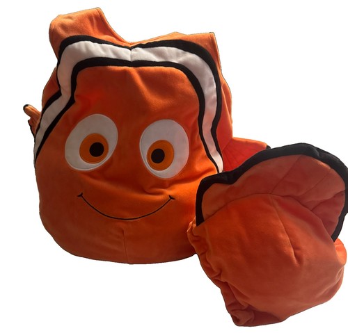 Disney store 2pc - 2pc, finding