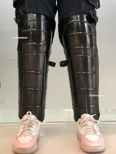 Medieval gladiator graves leg - graves,
