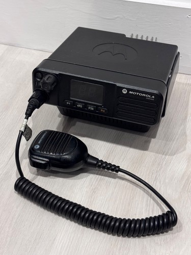 Motorola dm4400 uhf - dm4400, radio
