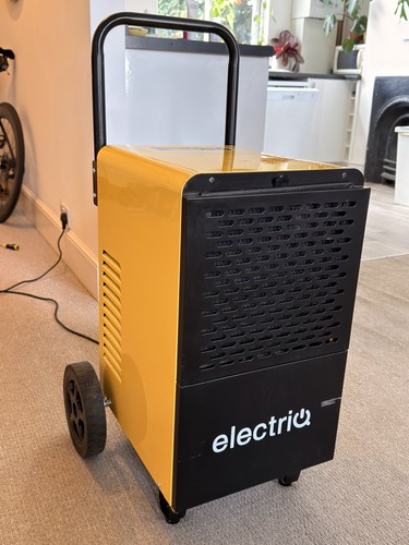 Electriq litre commercial - electriq,