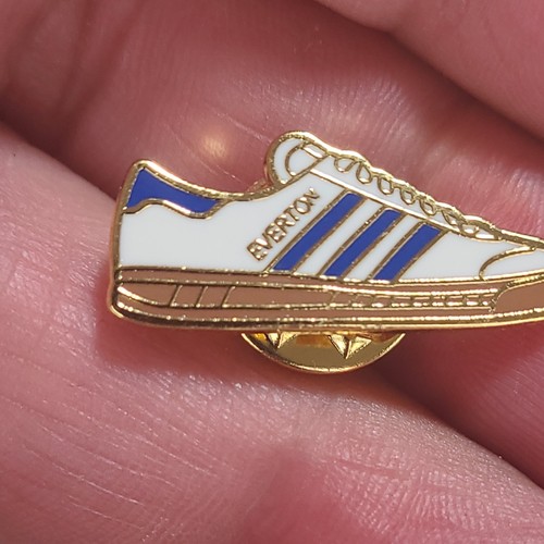 Nice everton badge - wear, with