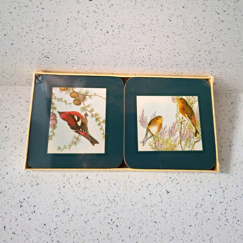 Clover leaf table - table, mats