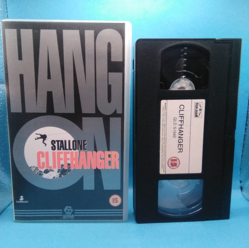 Cliffhanger starring sylvester - cliffhanger,