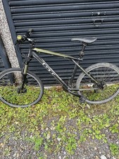 GT Avalanche 4.0 Disc Mountain Bike Size Large