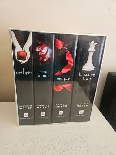 Twilight saga book - saga, box