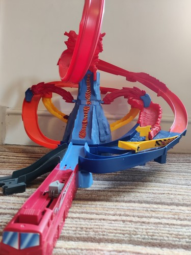 Hot wheels ftd61 - hot, volcano