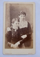 CDV OF TWO PRETTY VICTORIAN LADIES, LOVELY IMAGE BY JOHNSTON OF WICK, SCOTLAND