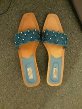 LADIES SIZE 5- STYLISH KADAM