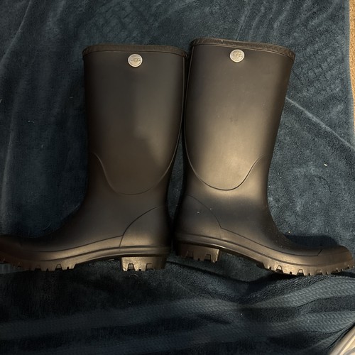 Ugg rain boots - size, womens
