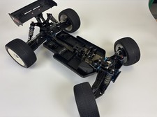 Team Associated RC8T4e Electric Competition Racing Truggy