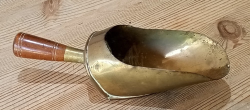 Vintage brass scoop - likely, ex