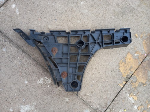 Rear bumper bracket - bumper, lh