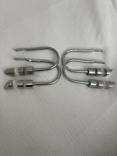 Silver chrome curtain - 4x,