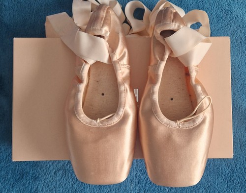Bloch pink pointe ballet - pink,