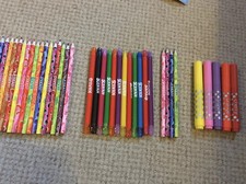 Scentos Set Of 17 Pencil Crayons, 12 Wax Crayons, 4 Pencils & 5 Felt Tips.Unused