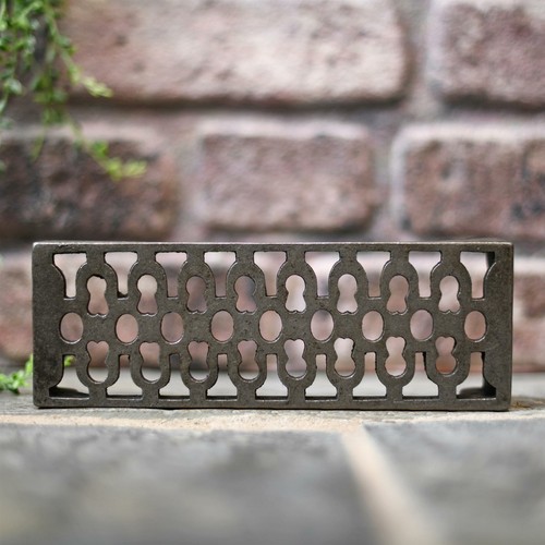 Cast antique iron air brick - air,