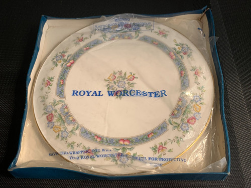 Large royal worcester cake - royal,