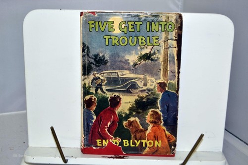 Five get into - , blyton