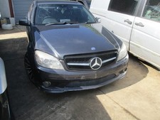 Mercedes C class w204 Front grille - gloss black - amg style ( not genuine)